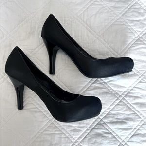 Size 8 Zodiac heels